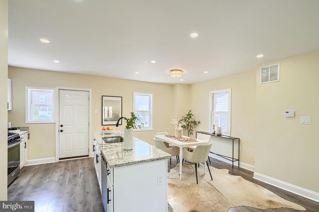 Image 10 of property listing at 1414 N DECKER AVE, Baltimore, MD 21213