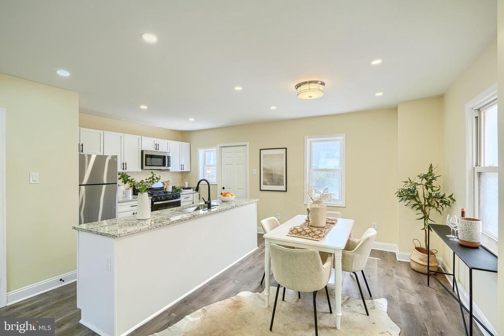 Image 14 of property listing at 1414 N DECKER AVE, Baltimore, MD 21213