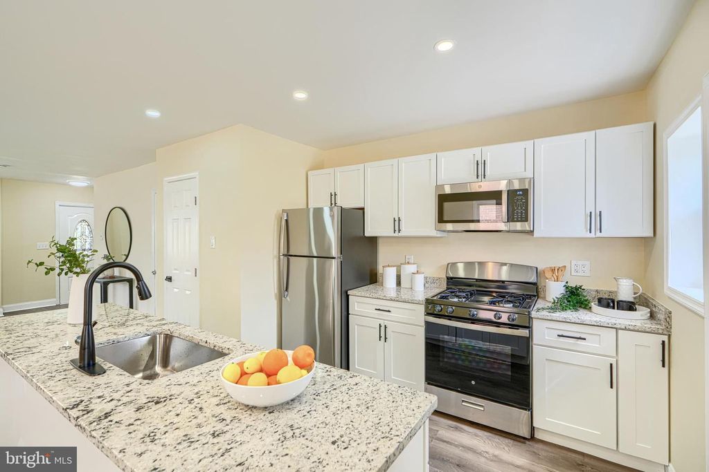 Image 19 of property listing at 1414 N DECKER AVE, Baltimore, MD 21213