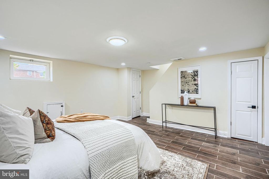 Image 43 of property listing at 1414 N DECKER AVE, Baltimore, MD 21213