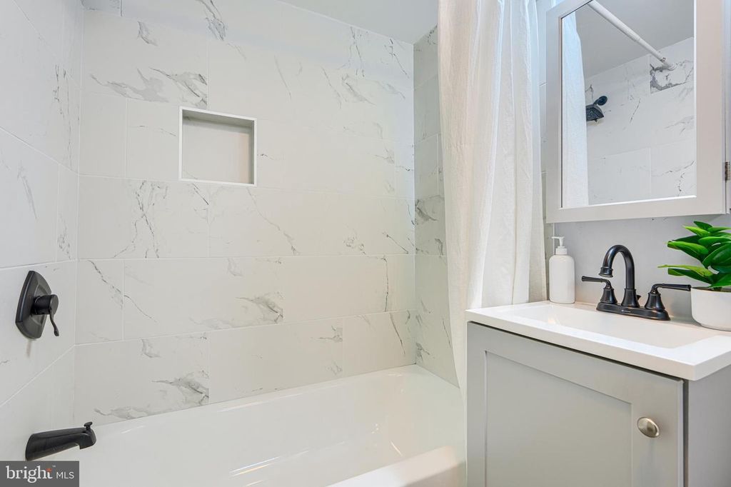 Image 47 of property listing at 1414 N DECKER AVE, Baltimore, MD 21213