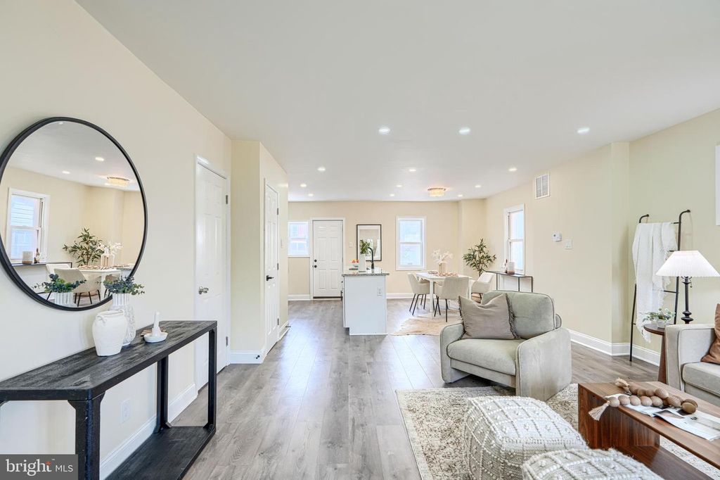 Image 6 of property listing at 1414 N DECKER AVE, Baltimore, MD 21213