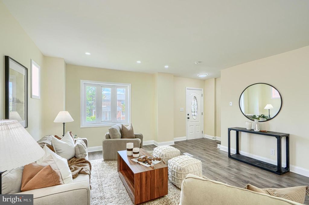 Image 9 of property listing at 1414 N DECKER AVE, Baltimore, MD 21213