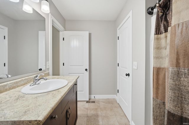 13007 Jade Cove, Fort Wayne, IN 46845