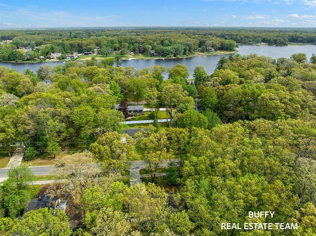 15892 Groesbeck Street, Grand Haven, MI 49417