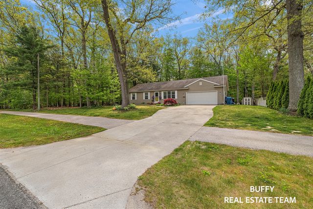 15892 Groesbeck Street, Grand Haven, MI 49417