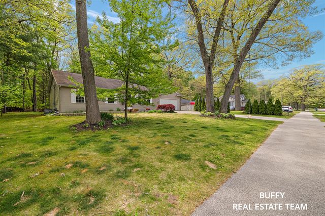 15892 Groesbeck Street, Grand Haven, MI 49417
