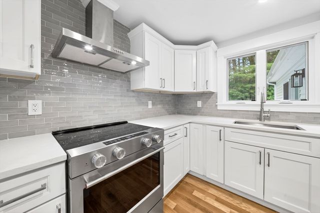 41 Kenneth St, West Bridgewater, MA 02379