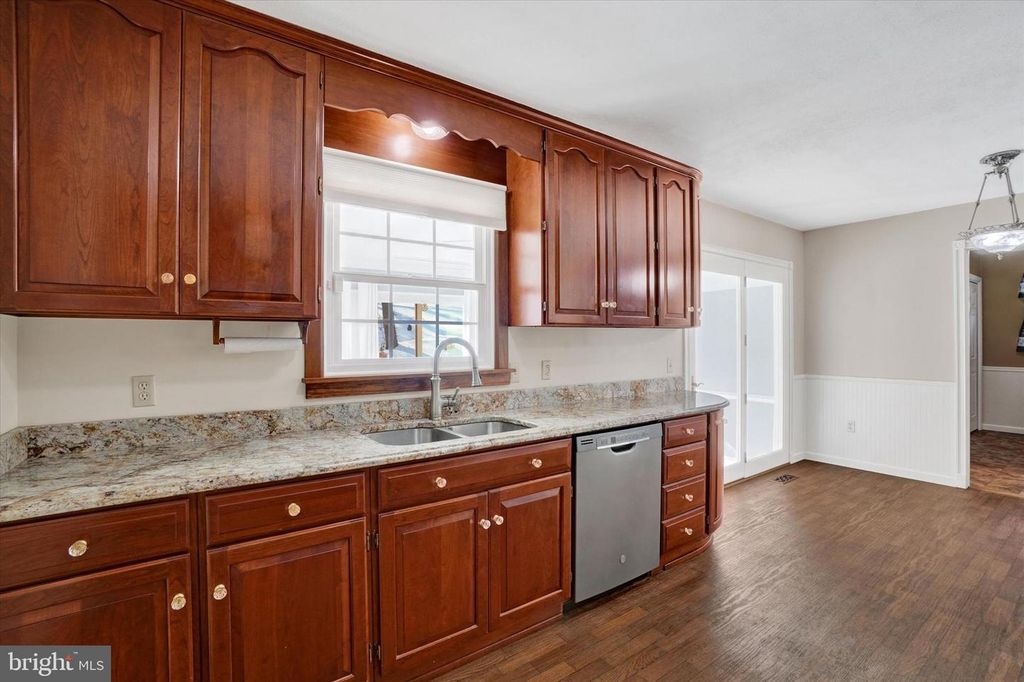 Image 11 of property listing at 2976 HONEY VALLEY RD, Dallastown, PA 17313