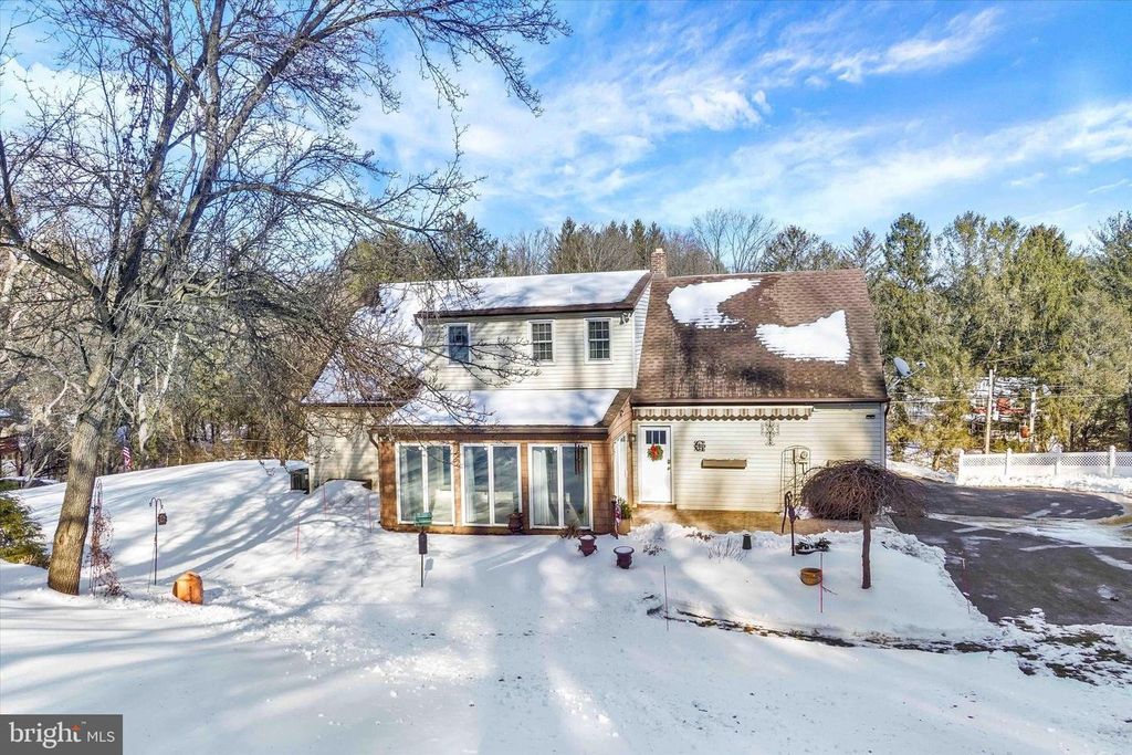 Image 27 of property listing at 2976 HONEY VALLEY RD, Dallastown, PA 17313