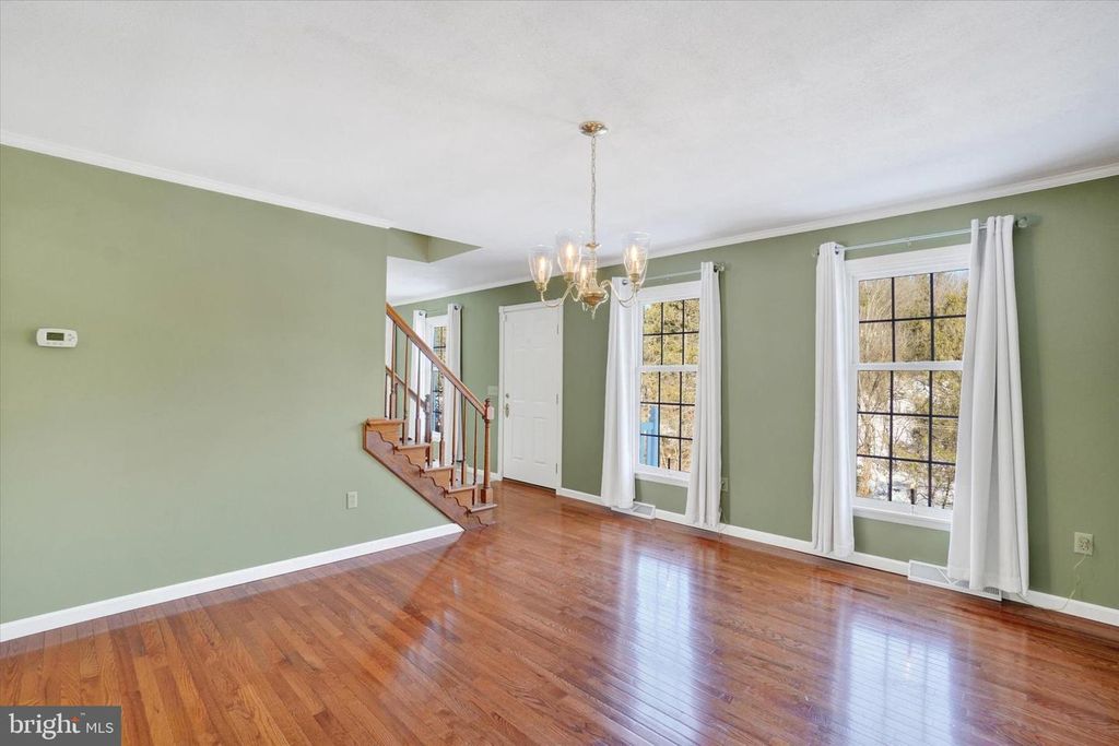 Image 8 of property listing at 2976 HONEY VALLEY RD, Dallastown, PA 17313