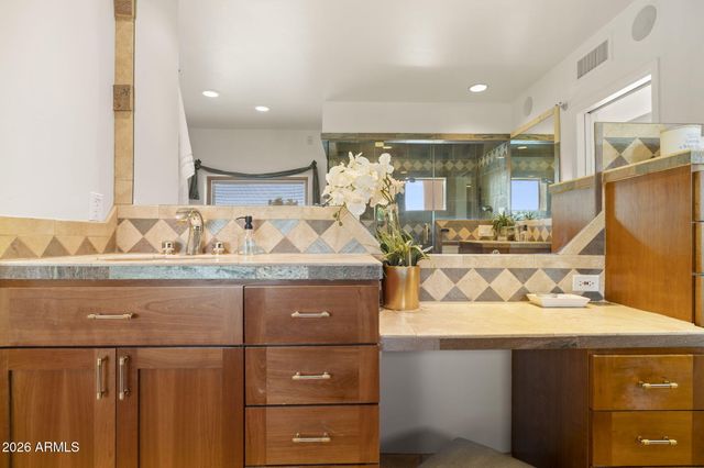 1053 E SANDPIPER Drive, Tempe, AZ 85283