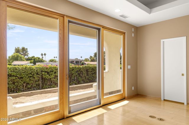 1053 E SANDPIPER Drive, Tempe, AZ 85283