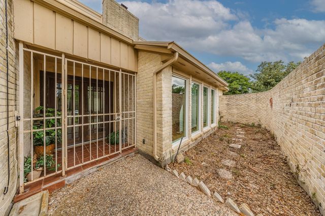 11122 Braes Forest Drive, Houston, TX 77071