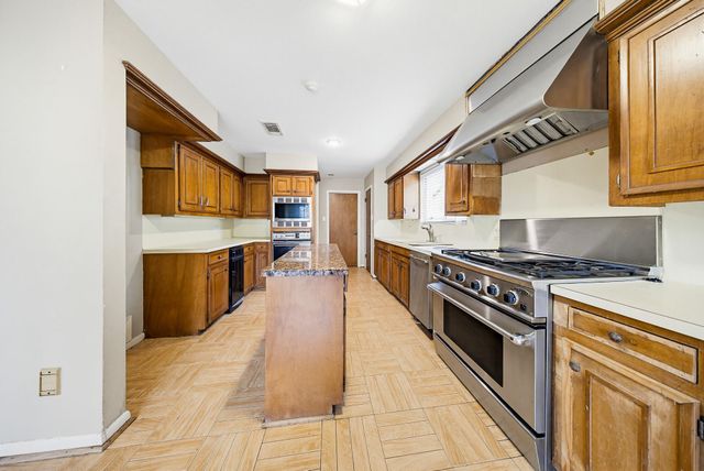 11122 Braes Forest Drive, Houston, TX 77071