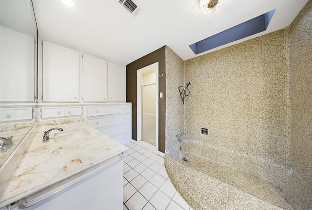 11122 Braes Forest Drive, Houston, TX 77071