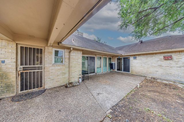 11122 Braes Forest Drive, Houston, TX 77071