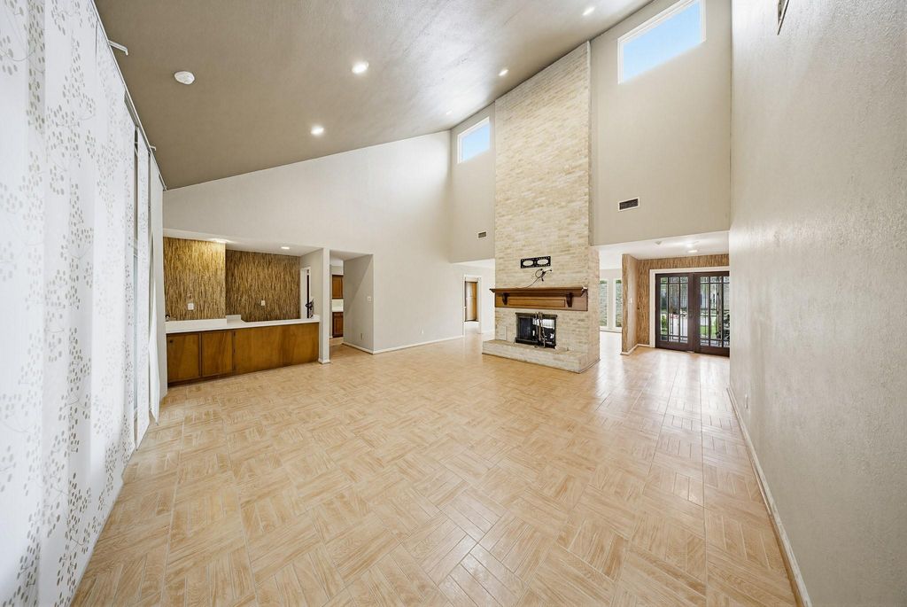 11122 Braes Forest Drive, Houston, TX 77071