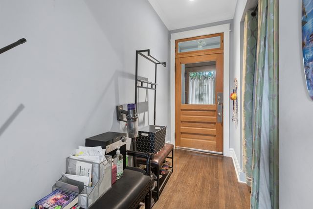 1329 W Pratt Boulevard, Chicago, IL 60626