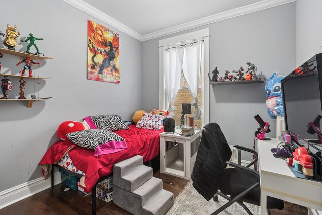 1329 W Pratt Boulevard, Chicago, IL 60626