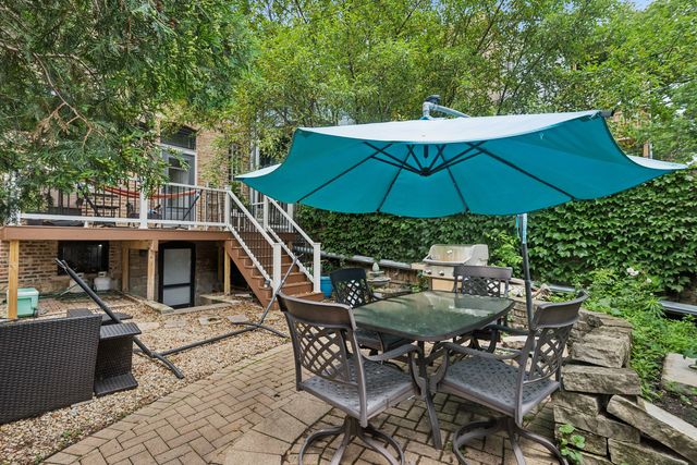 1329 W Pratt Boulevard, Chicago, IL 60626