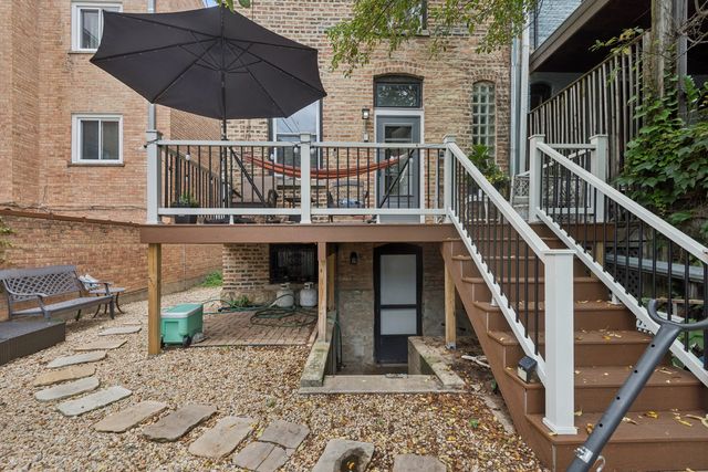1329 W Pratt Boulevard, Chicago, IL 60626