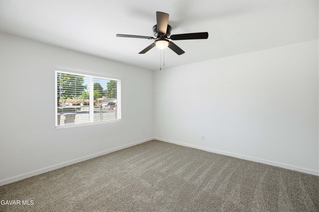 1807 W Avenue K8, Lancaster, CA 93534