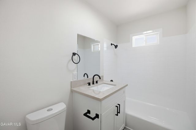 1807 W Avenue K8, Lancaster, CA 93534