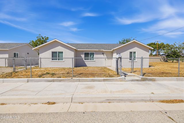 1807 W Avenue K8, Lancaster, CA 93534