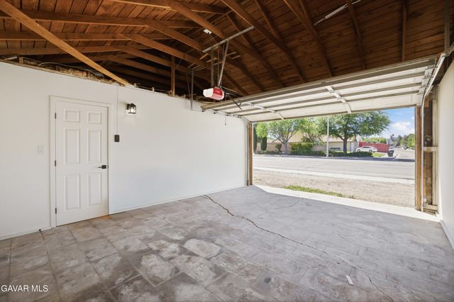 1807 W Avenue K8, Lancaster, CA 93534