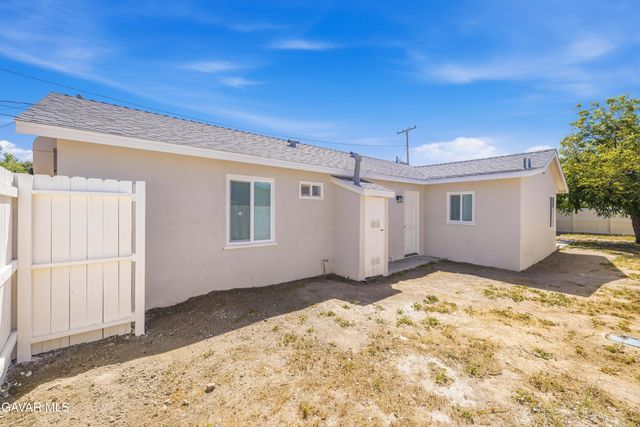 1807 W Avenue K8, Lancaster, CA 93534