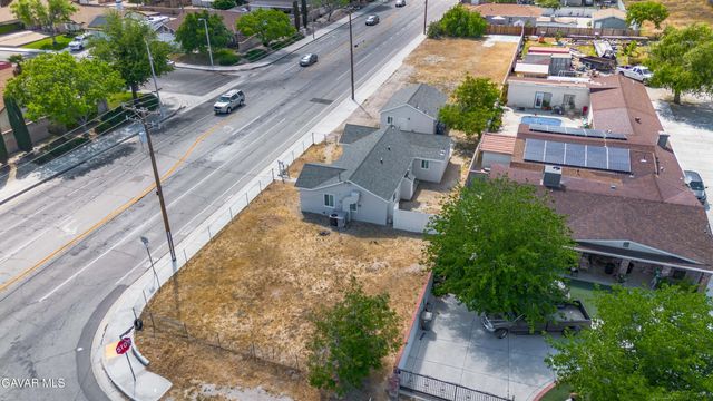 1807 W Avenue K8, Lancaster, CA 93534