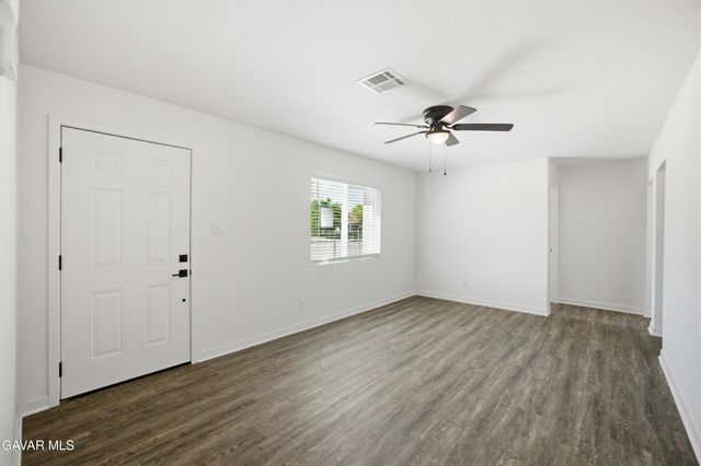 1807 W Avenue K8, Lancaster, CA 93534