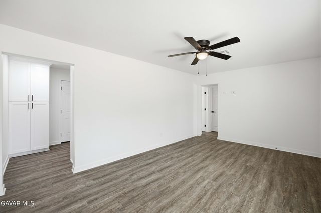 1807 W Avenue K8, Lancaster, CA 93534