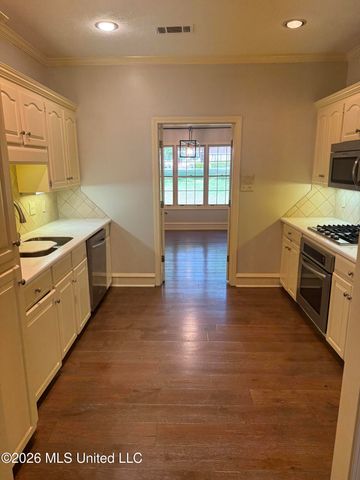102 Country Cove Drive, Clinton, MS 39056