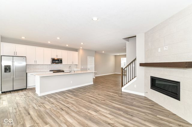 6872 Sunstone Place, Carmel, IN 46033