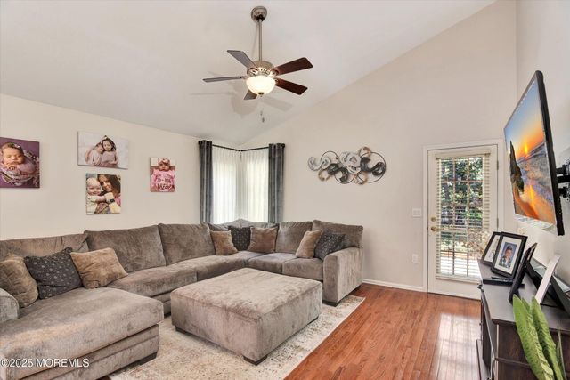 42 Merion Lane, Jackson, NJ 08527