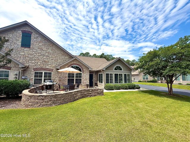 107 W Chelsea Court, Southern Pines, NC 28387
