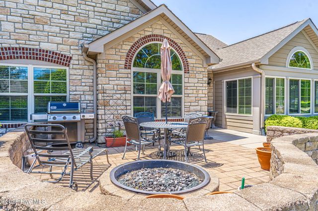 107 W Chelsea Court, Southern Pines, NC 28387