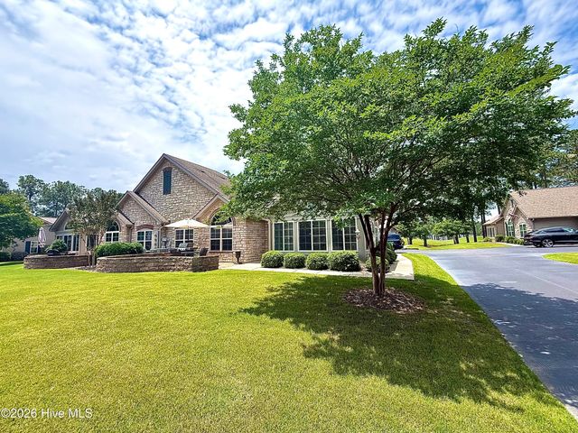 107 W Chelsea Court, Southern Pines, NC 28387