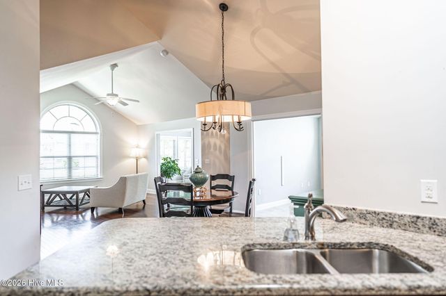107 W Chelsea Court, Southern Pines, NC 28387