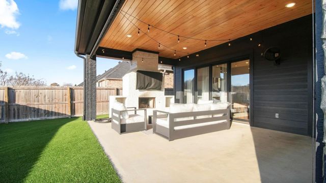 3157 Salado Creek Dr, Tyler, TX 75703