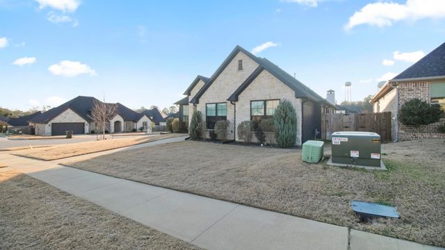 3157 Salado Creek Dr, Tyler, TX 75703