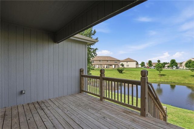 21709 N Ridge Court, Peculiar, MO 64078