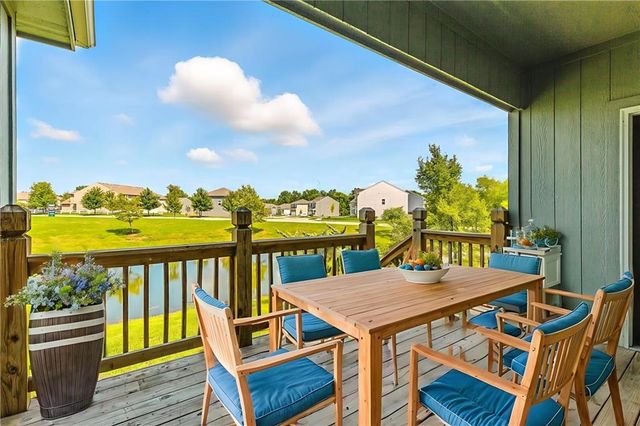 21709 N Ridge Court, Peculiar, MO 64078