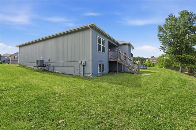 21709 N Ridge Court, Peculiar, MO 64078