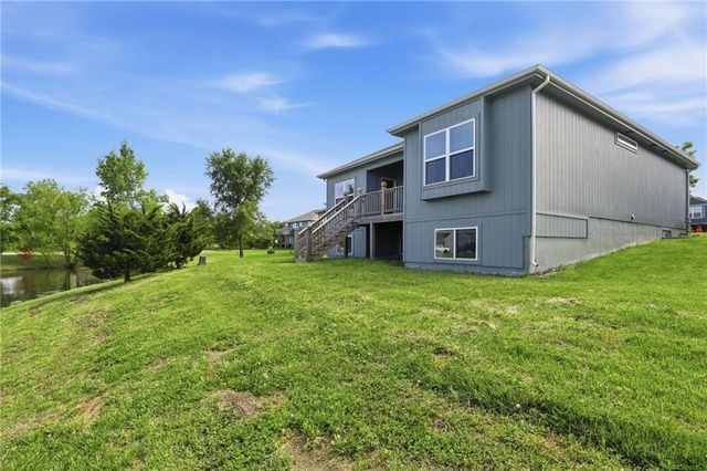 21709 N Ridge Court, Peculiar, MO 64078