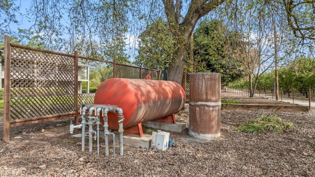 625 N Hopper Rd, Modesto, CA 95357