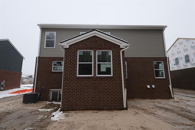 48323 Farmbrook Lane, Van Buren, MI 48111