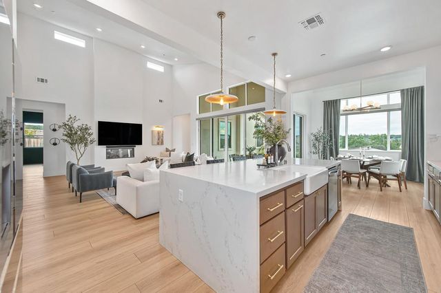 200 Pryor Ct, Rescue, CA 95672
